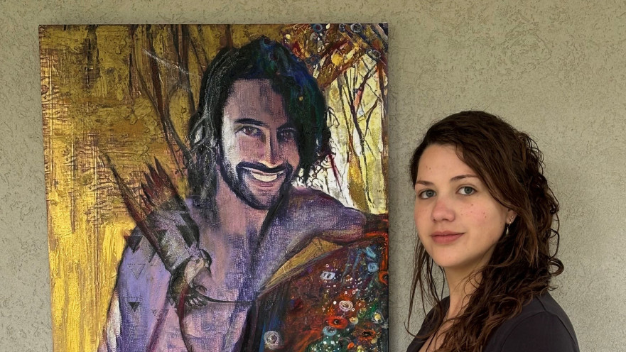 הגר דניאלס עוזרי, אלמנתו של יעקב, לצד איורו