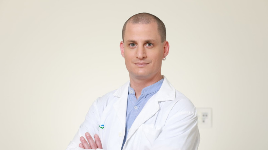 ד"ר עומר רוזנבאום, מומחה ברפואת עור