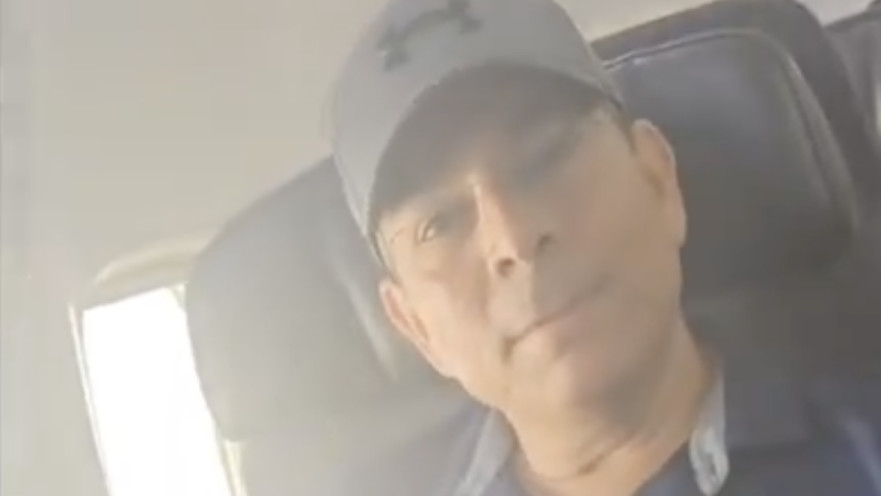 חבר הכנסת דני דנון בטיסה מדובאי