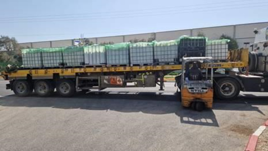 העמסת פסולת על סמיטריילר