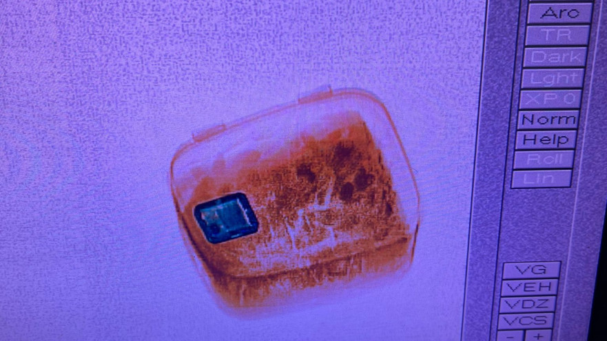 עוגת ההפתעות: שעון חכם שנמצא בבית הסוהר