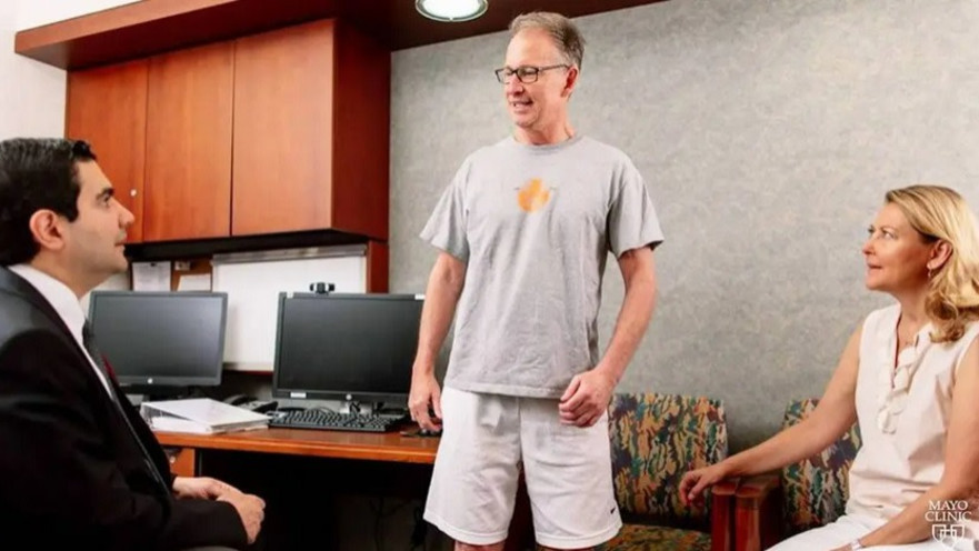 כריס בר, אשתו דבי והכירורג המנתח דר מוחמד ביידון