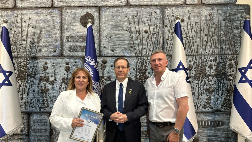 שושי דיאמנט עם נשיא המדינה ומנכ''ל "עדי נגב-נחלת ערן" 