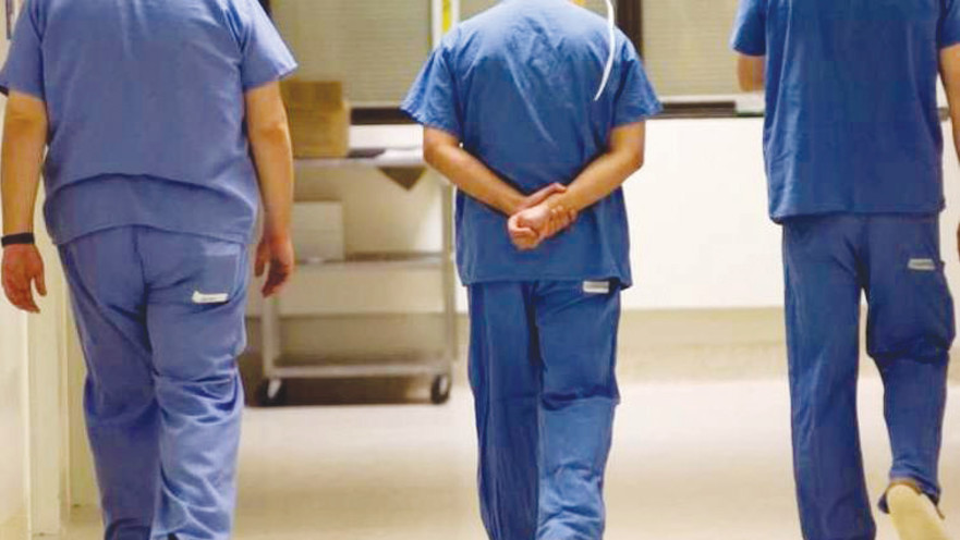 רופאים. הסטאז' נחשב כ"שנת עבדות"