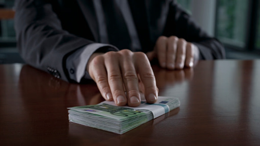 על שחיתות שלטונית וההשפעה שלה על הכיס שלנו