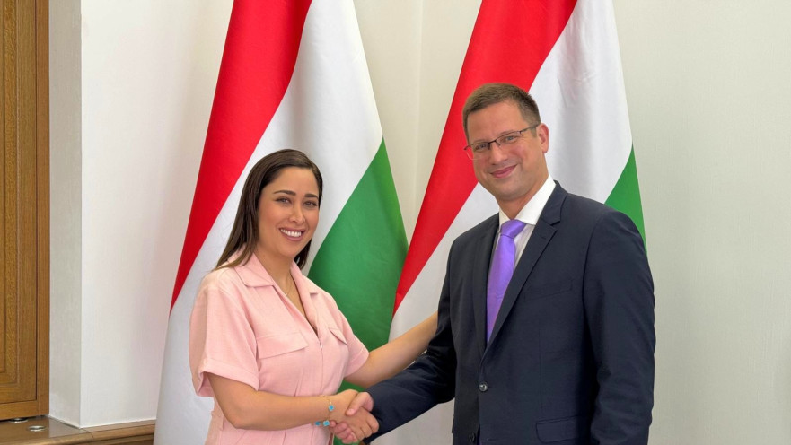 השרה מאי גולן והשר ההונגרי גרגיי גוייאש