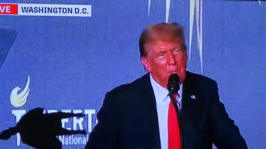 דונלד טראמפ בנאום בכנס המפלגה הליברטריאנית