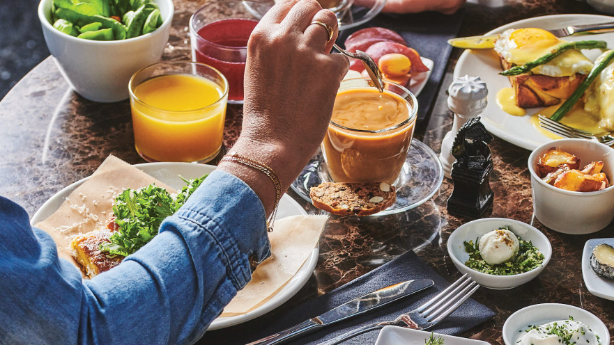 ארוחת הבוקר של בקסטייג קפה