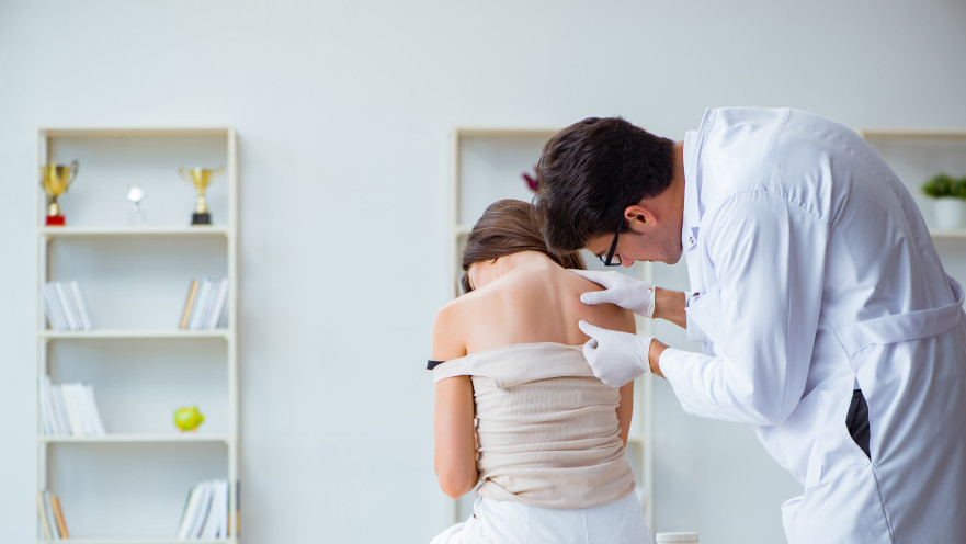 בדיקת שומות חשודות - אחת לשנה אצל רופא עור (