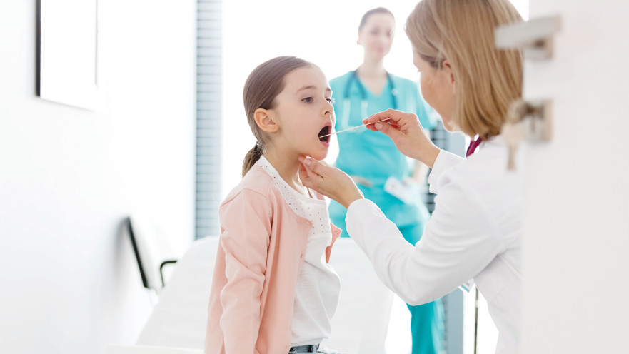 ניתוח שקדים