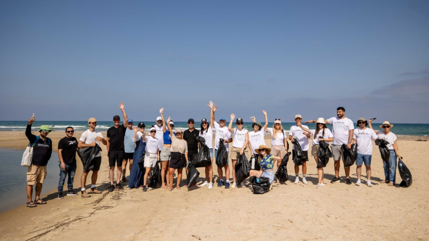 עובדי לוריאל מנקים