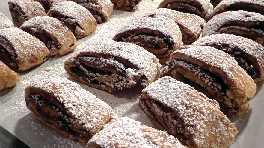 עוגיות תמרים ואגוזים