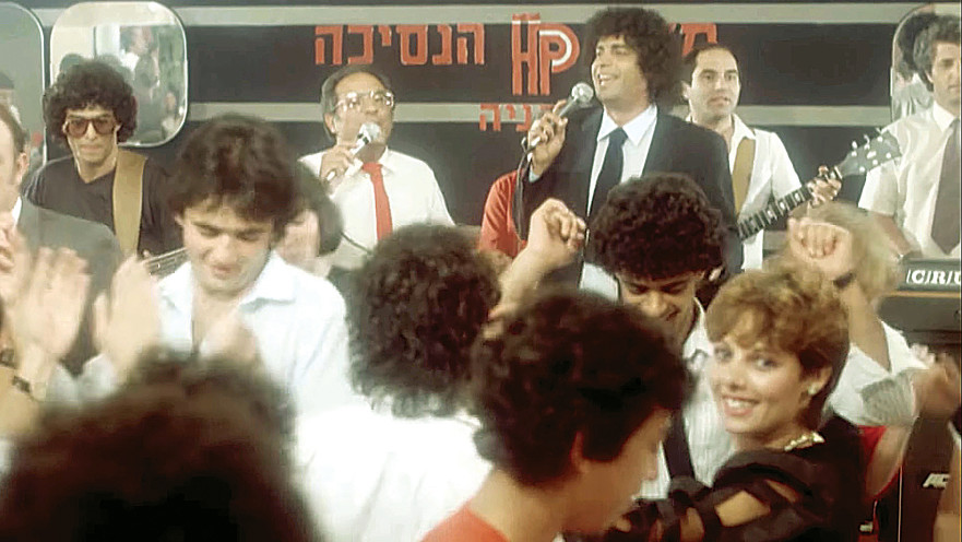 חופני כהן ודקלון בסצינה מתוך הסרט "כאסח"