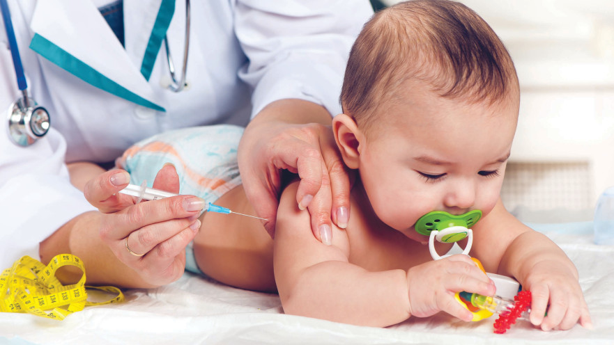 תינוק מתחסן