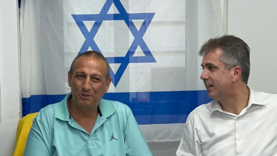 שר האנרגיה וחבר הקבינט המדיני-ביטחוני אלי כהן נפגש עם ראש עיריית מטולה דוד אזולאי