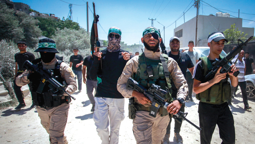 חמושים פלסטינים במחנה הפליטים נור א-שמס