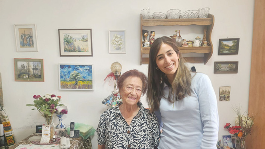 שורדת השואה לובוב חלנסקיה ביחד עם הסטודנטית נריה גבאי