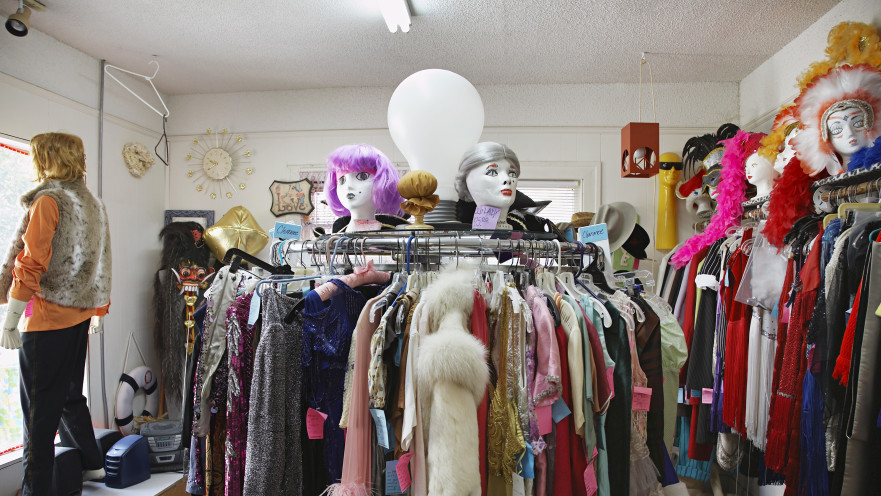 חנות יד שנייה, אילוסטרציה