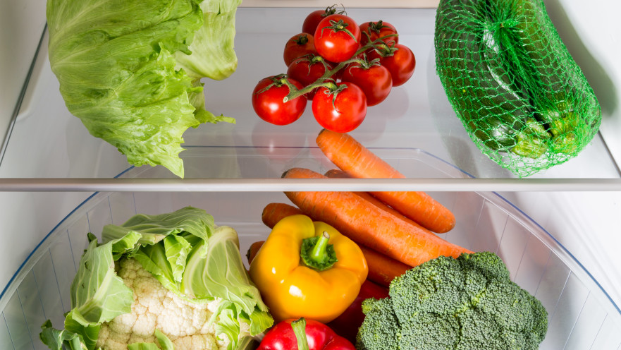 ירקות ופירות במקרר