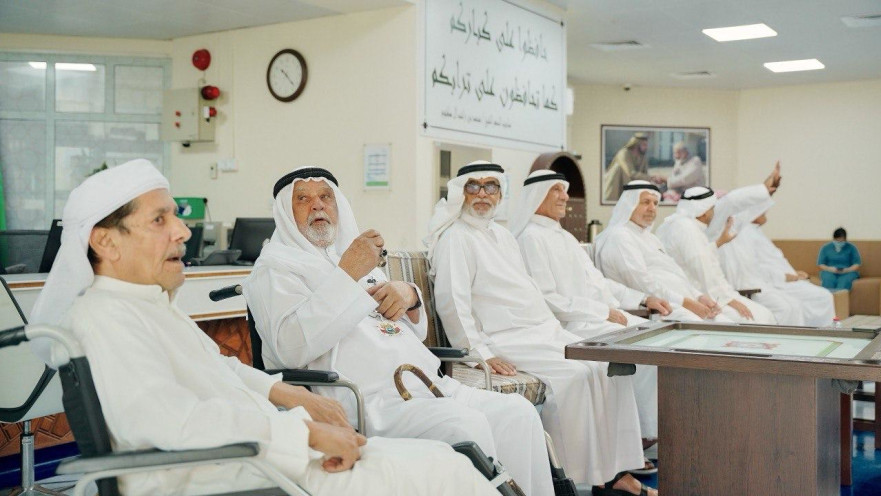 קשישים בדובאי