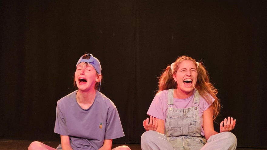 מתוך ההצגה "מגש של כסף"