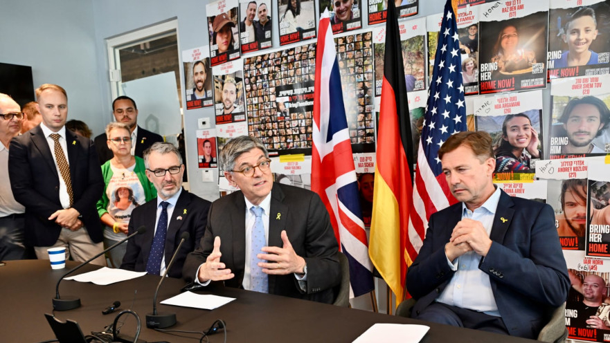 שגרירי גרמניה, בריטניה וארה"ב במסיבת עיתונאים