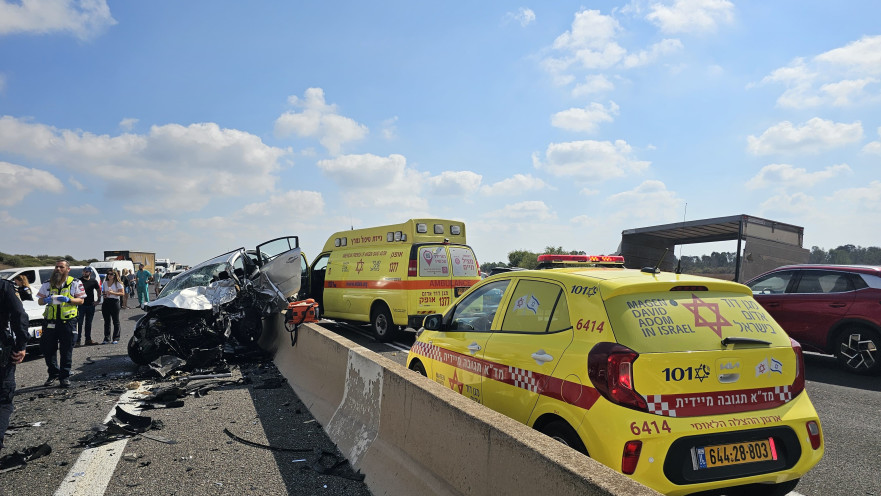 תאונה בכביש 2