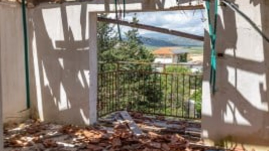 ביתו של עמי סעדה בעכו שנפגע מטיל חיזבאללה