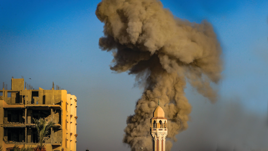 עשן מיתמר בדיר אל-בלח