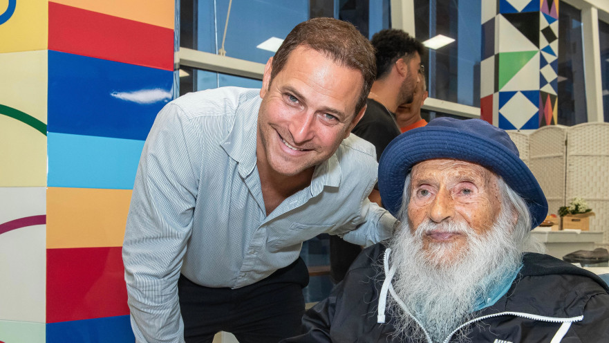 יעקב אגם, רז קינסטליך