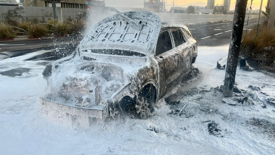 ניידת שעלתה באש בבני ברק