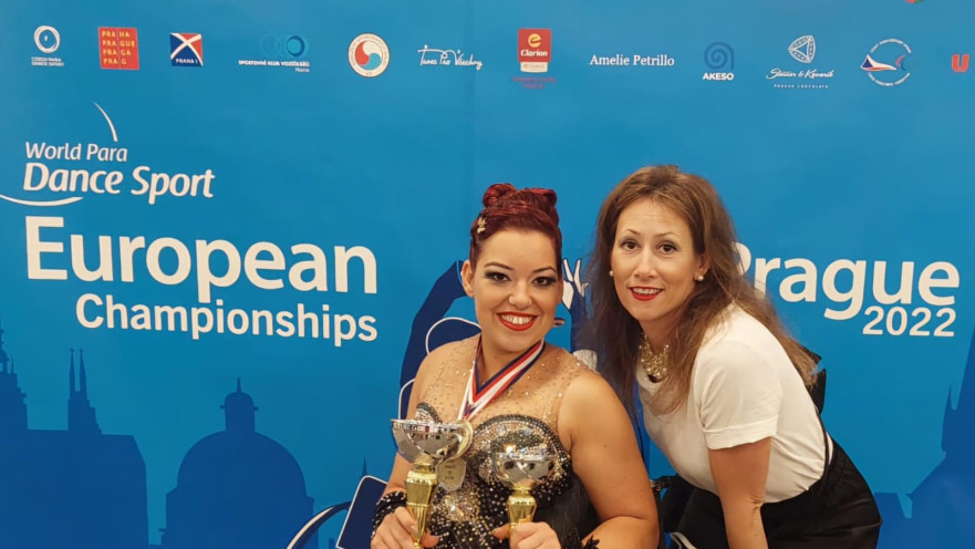 ויטל באליפות אירופה עם ילנה פיטליכר, מאמנת נבחרת ישראל, שבניהול בית הלוחם תל אביב