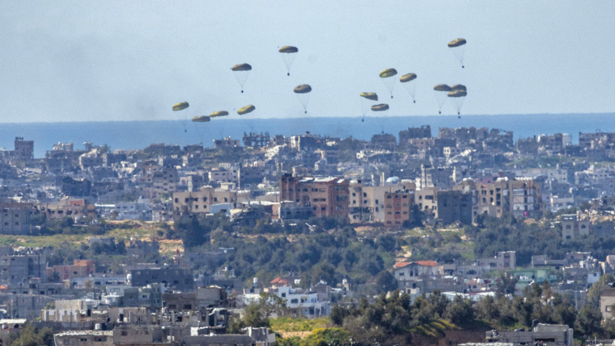 הצנחת אספקה לרצועת עזה