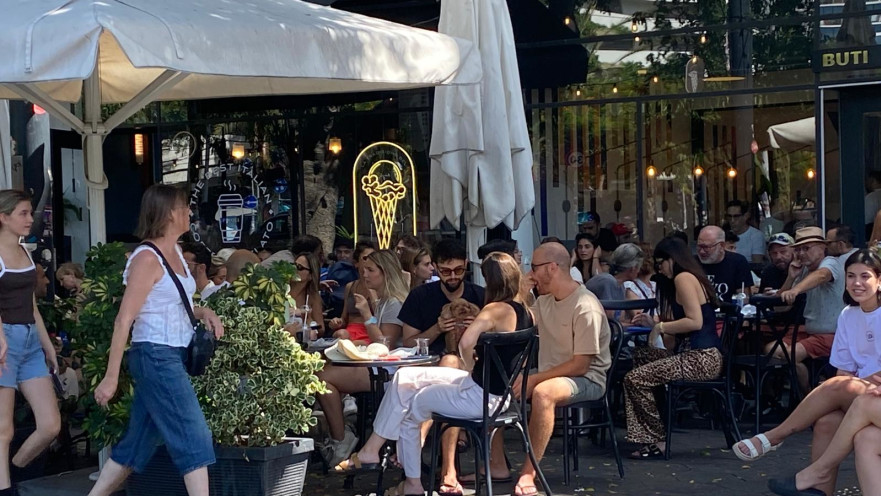 בית קפה, כיכר דיזינגוף, תל אביב