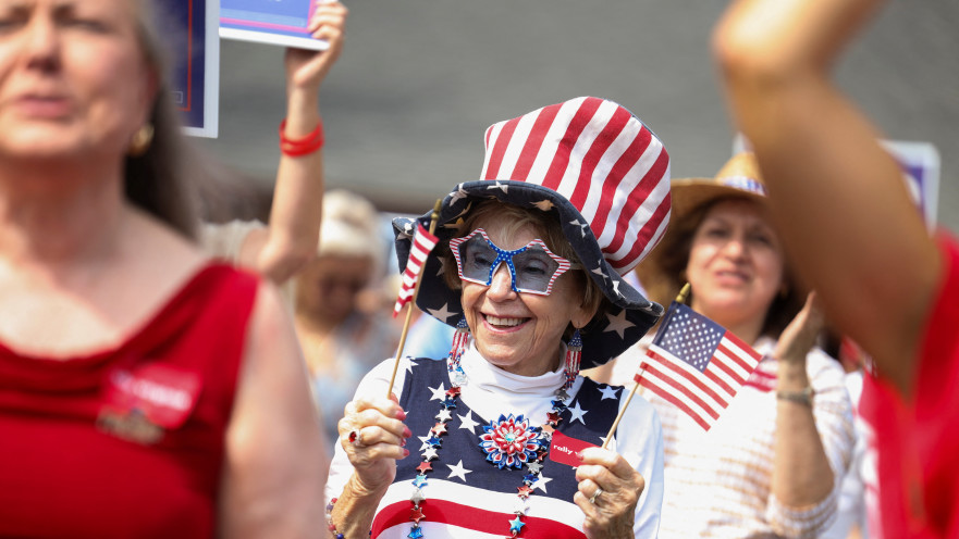 נשים למען טראמפ: עצרת בחירות של דונלד טראמפ בוירג'יניה