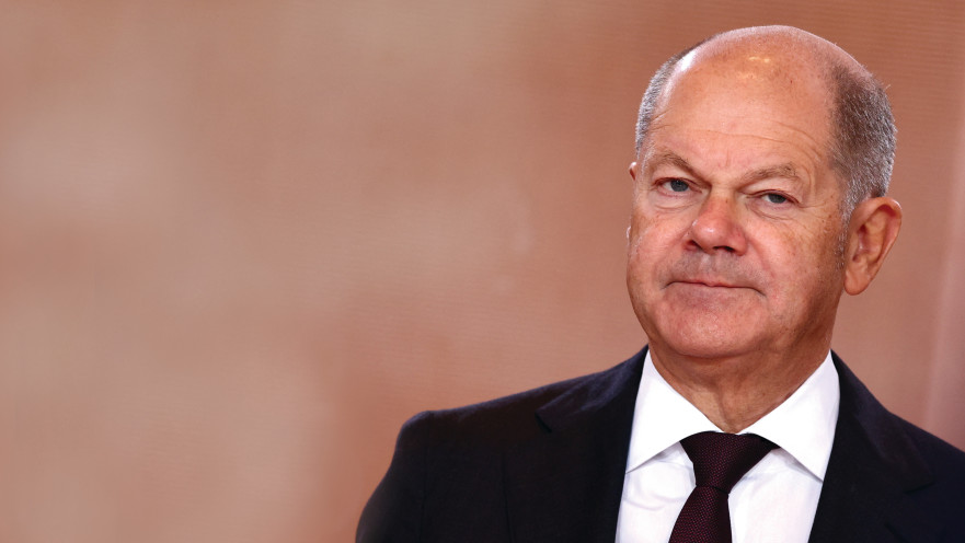 האם הזיכרון של הגרמנים כה קצר? הקנצלר אולף שולץ 