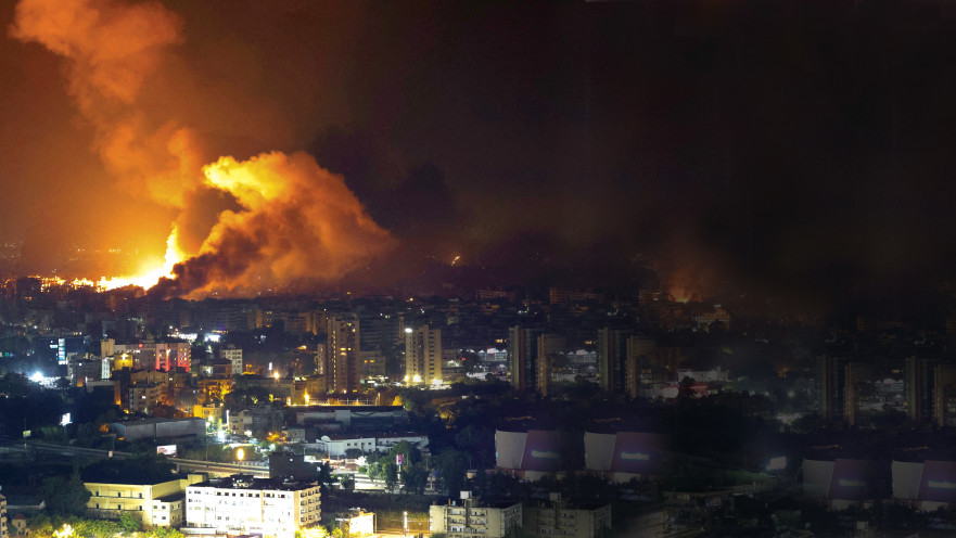 עשן מיתמר מעל הפרפרים הדרומיים של לבנון