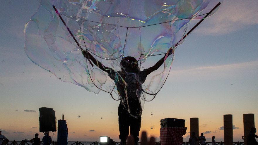 מופעי אומני רחוב בגן הלאומי קיסריה 