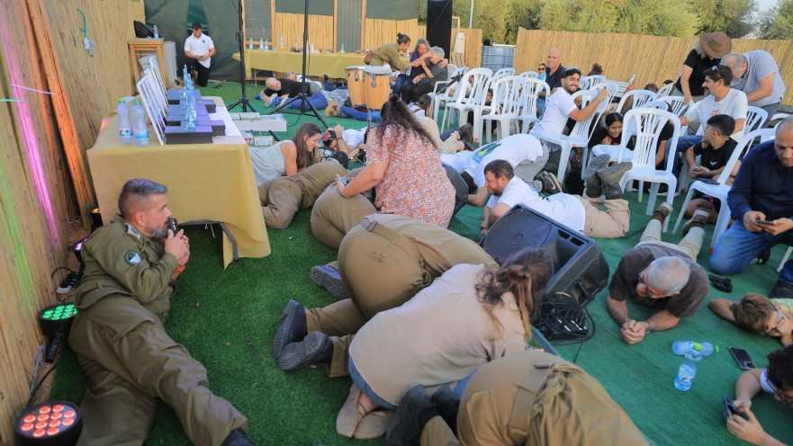 טקס תחת האזעקות