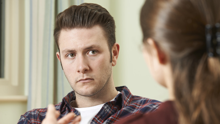 למה גברים אף פעם לא מקשיבים לנו?