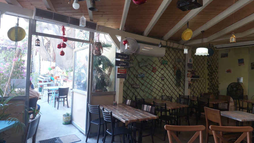 מסעדה ריקה בשוק תלפיות בחיפה