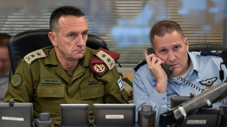 הרמטכ״ל מפקד על התקיפה באיראן מבור חיל האוויר בקריה עם מפקד חיל האוויר