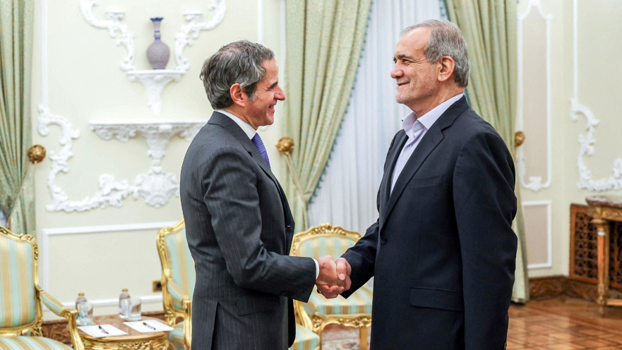 מסעוד פזשכיאן, רפאל גרוסי