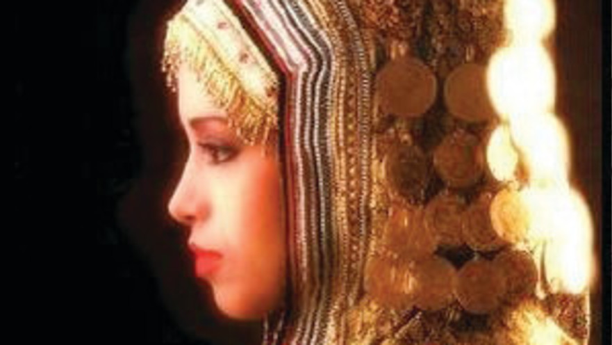 "שירי תימן", עפרה חזה