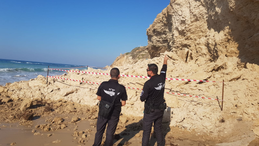 קריסת מצוק בחוף סידני עלי בהרצליה