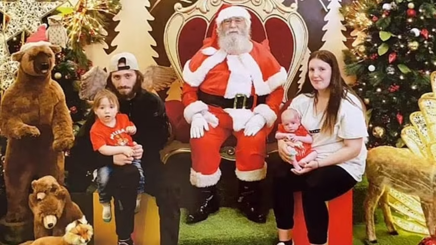 לוקי סדון ומשפחתו, נפטר בגיל 20 כתוצאה מזיהום בשפה