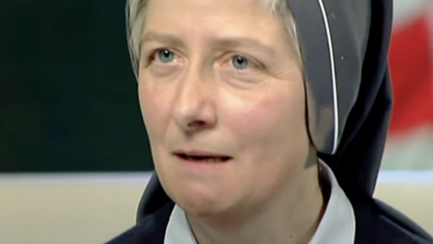 אנה דונלי, נזירה שנעצרה בחשד לשיתוף פעולה עם משפחת המאפיה