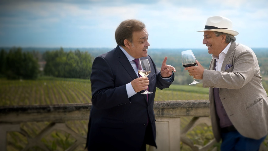 קומדיה חביבה ומשעשעת שעונה על צרכי הרגע. מתוך הסרט "במשפחות הכי טובות"