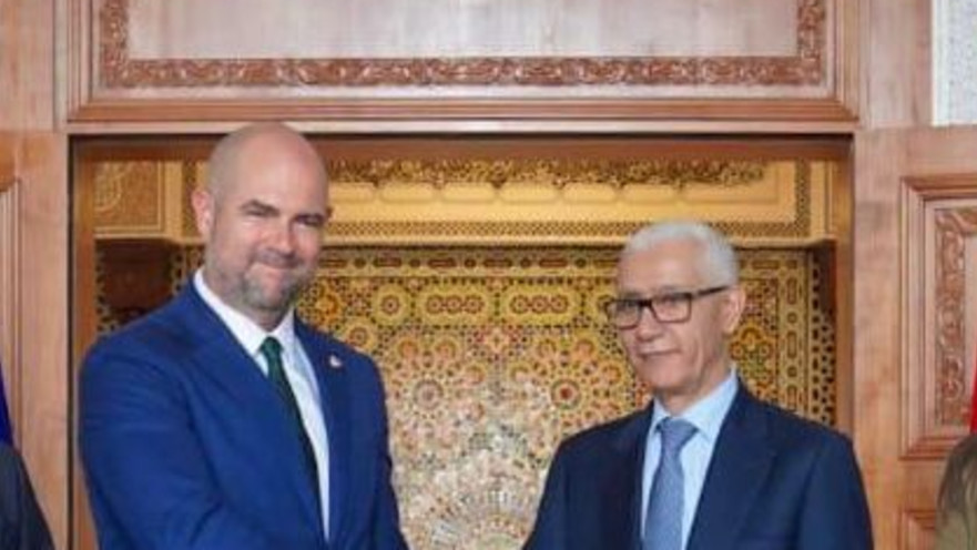 אמיר אוחנה. בנם של מהגרים ממרוקו