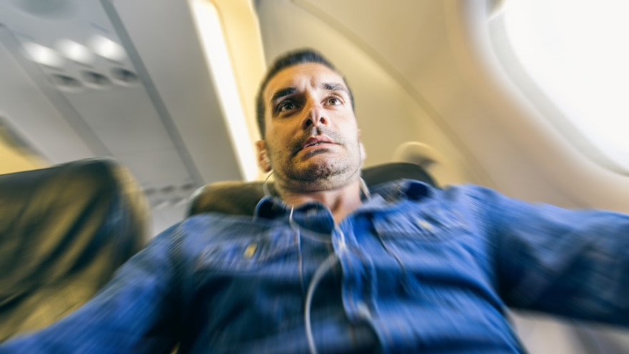 כשהמים מהשירותים מתחילים לזרום לכיוונכם